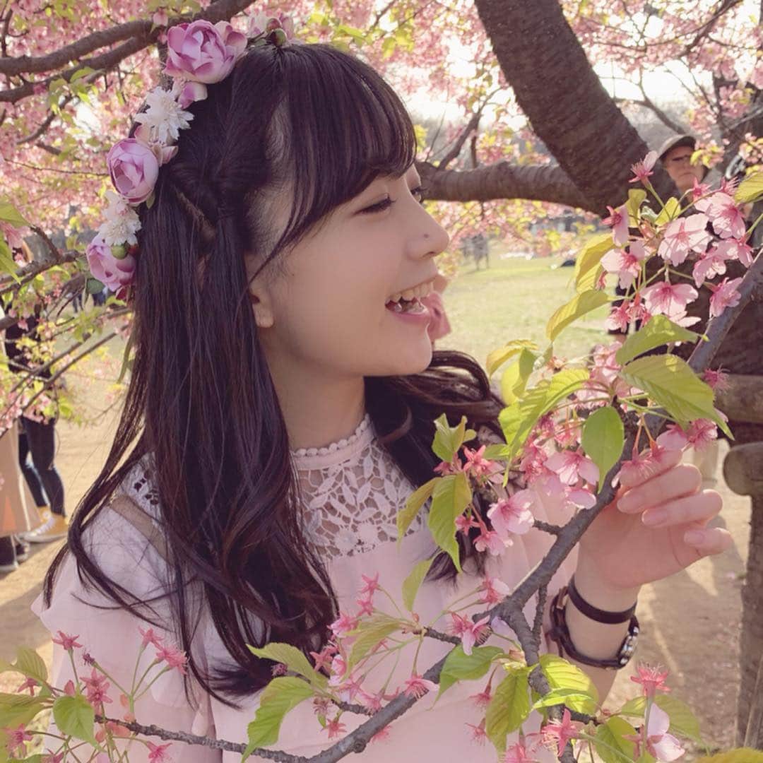 くりかさんのインスタグラム写真 - (くりかInstagram)「🌸 #くぅすたぐらむ #flower #花かんむり  #あゆみくりかまき #あゆくま」5月7日 12時41分 - kurika_ayumikurikamaki