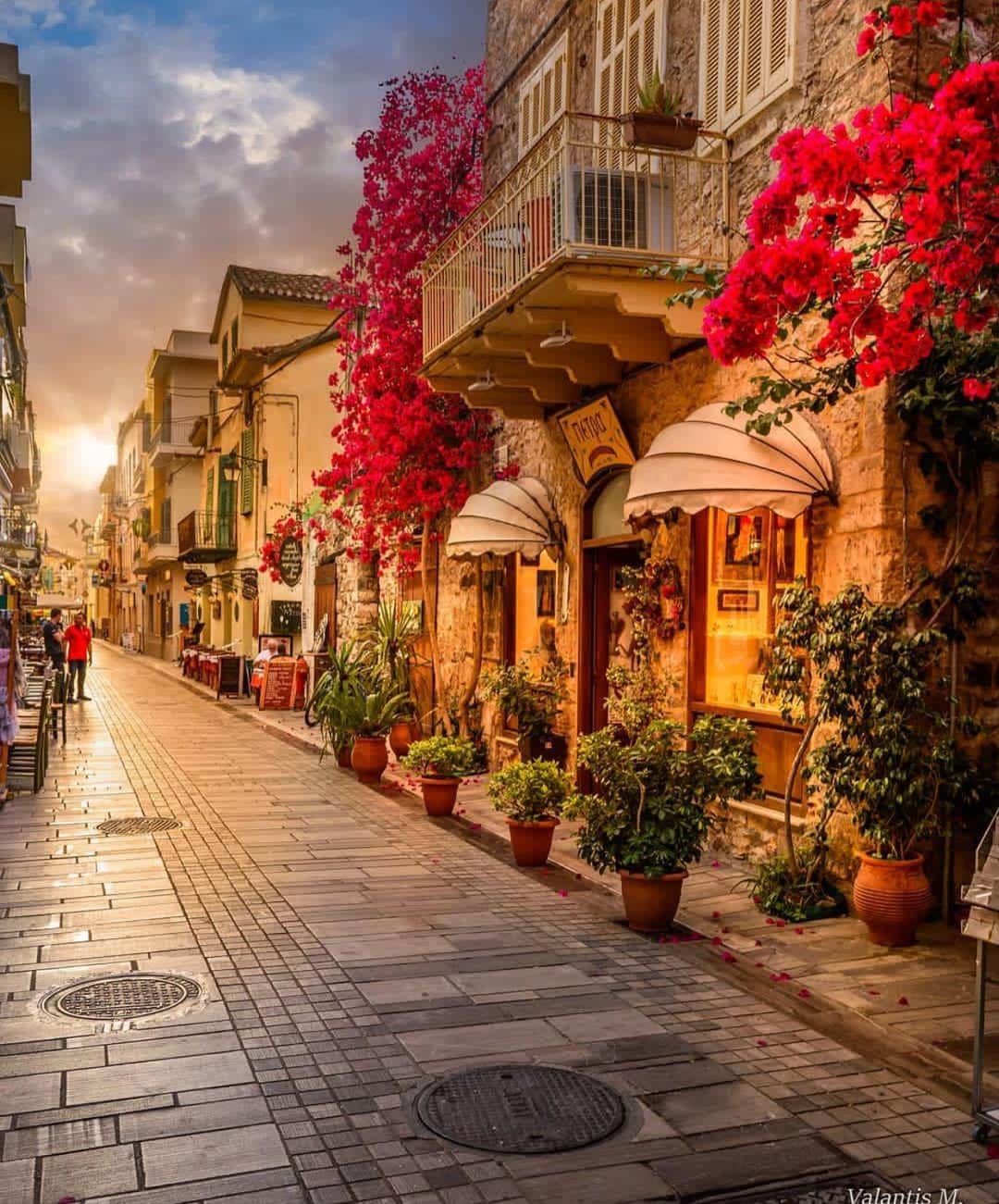 Wonderful Placesさんのインスタグラム写真 - (Wonderful PlacesInstagram)「Nafplio - Greece ✨🌺🌺🌺✨ . Picture by ✨✨@minogiannisvalantis✨✨ #wonderful_places for a feature ❤️」5月7日 12時51分 - wonderful_places