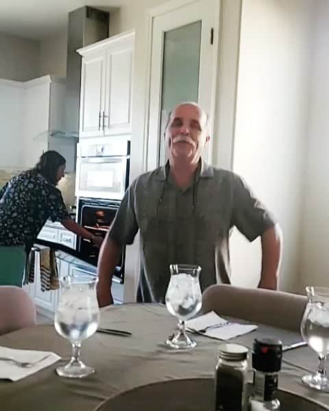 のインスタグラム：「Yeah you could say my grandparents are pretty hip...」