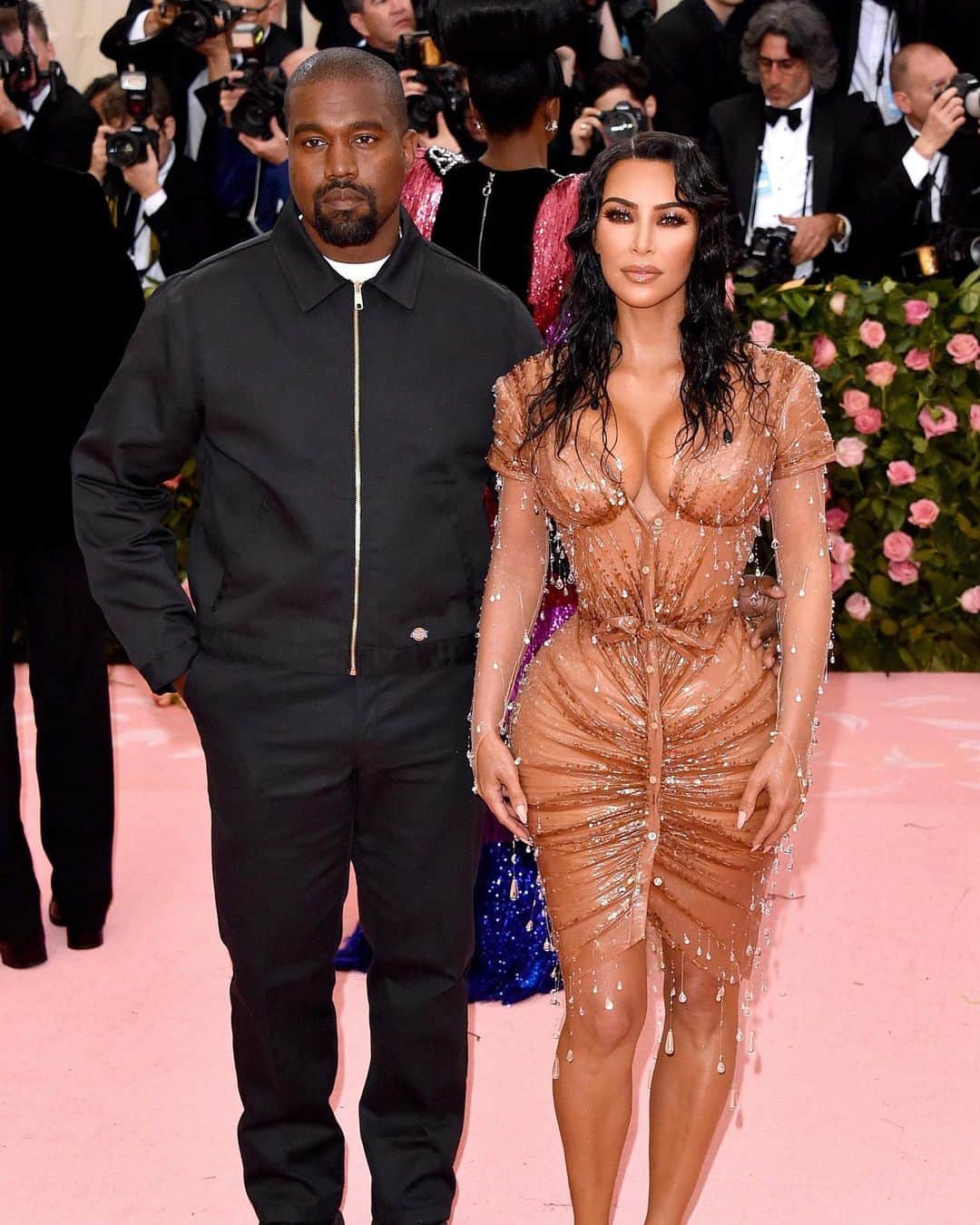 HYPEBEASTさんのインスタグラム写真 - (HYPEBEASTInstagram)「@hypebeaststyle: Kanye West turned up to the 2019 #MetGala in a $43 USD @dickies Eisenhower Jacket. While @kimkardashian opted for a beaded latex @manfredthierrymugler dress, that took eight months to produce. Get your hands on Kanye’s look now from Dickies’ website.  Photo: John Shearer/Getty Images」5月7日 13時30分 - hypebeast