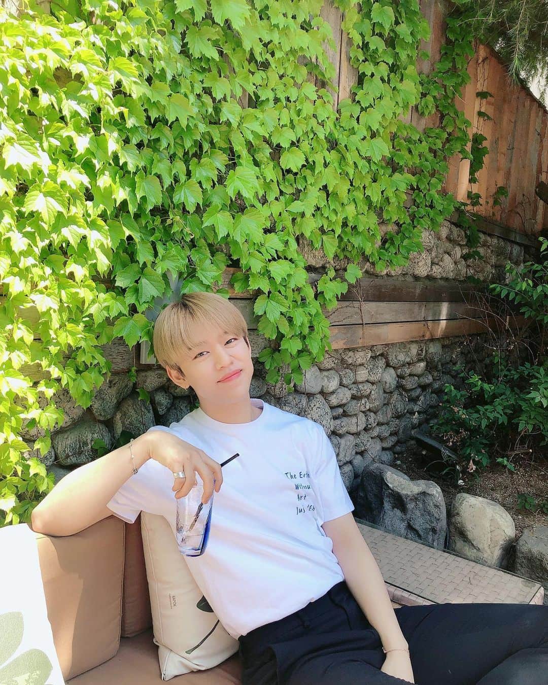 デヒョン さんのインスタグラム写真 - (デヒョン Instagram)「😊」5月7日 13時41分 - official_jdh