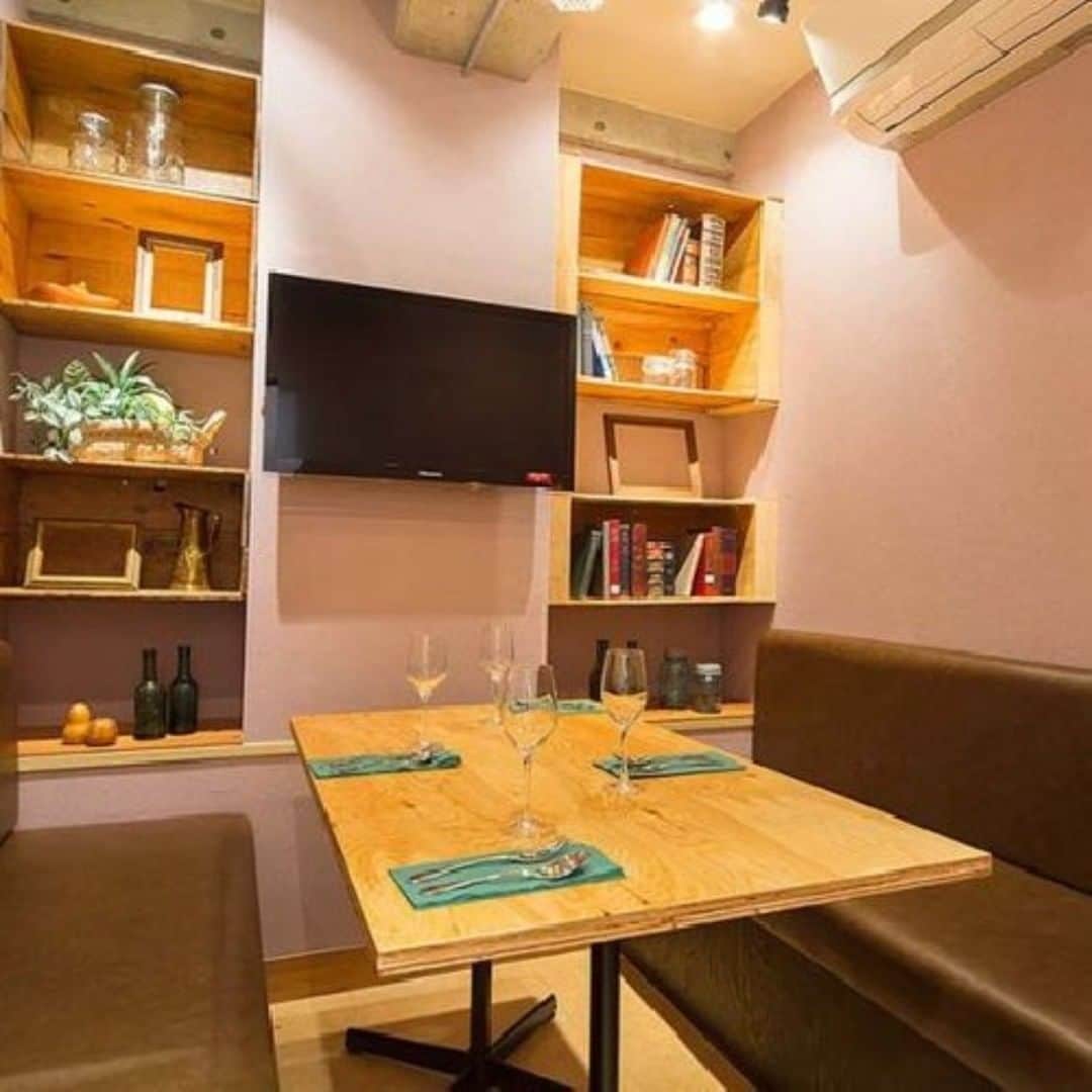 ビアージョ新宿のインスタグラム：「こんにちは、新宿西口のイタリアン＆ワインバル「ビアージョ」です。 ブログ更新しました！ 「ゴールデンウィークの締めくくりはビアージョのコースで！ 」 当店へのご来店お待ちしております。 ▼詳しくはこちら▼ http://viagio-shinjuku.com/blog/  #ビアージョ#新宿#イタリアン#バル#居酒屋#送別会#二次会」