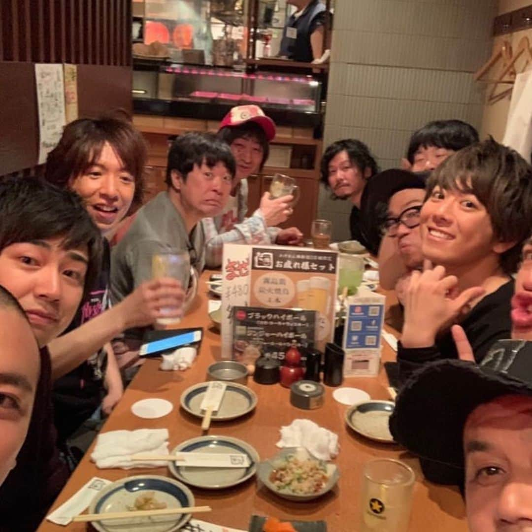 元木敦士さんのインスタグラム写真 - (元木敦士Instagram)「昨日はお笑いライブでした！ お越し頂いたお客様、本当にありがとうございます！ ゲストの方々も豪華で、 お客さんの笑い声を聞くたびに嬉しくなりました^_^ また楽しんでもらえるようなライブ企画したいと思います！ ゲストの皆さんもありがとう！ ぶっちゃけ☆  #マツモトクラブ#Gたかし#尼神インター#タイムマシーン3号#全力じじぃ#すいたんすいこう#オフコース小田#ボンゴレピーナッツ#キムザイル」5月7日 13時55分 - moppun0523