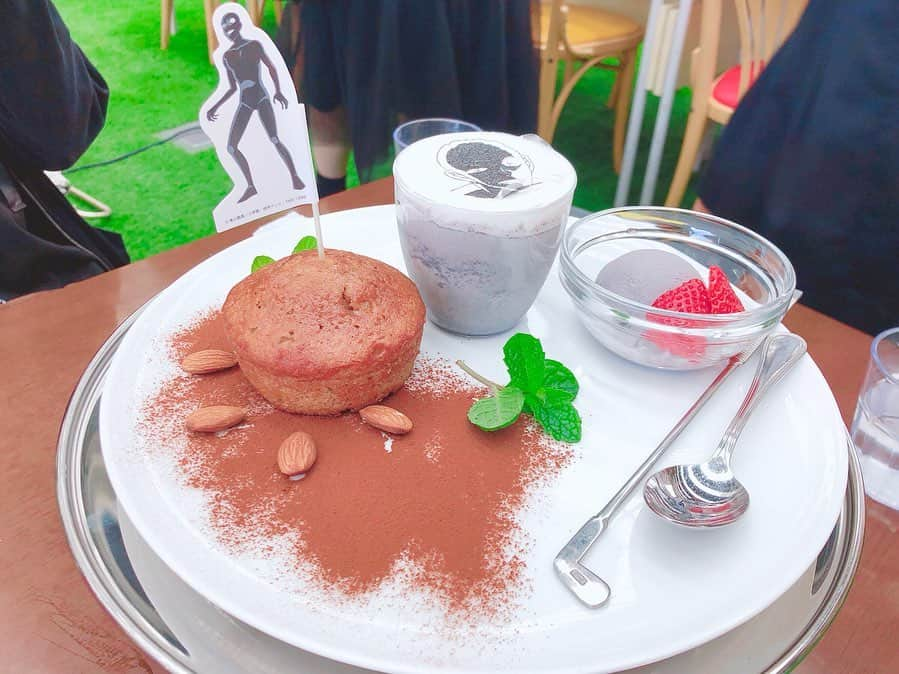 大段舞依さんのインスタグラム写真 - (大段舞依Instagram)「﻿ ﻿ 前に行ったコナンカフェ☕️﻿ ﻿ コナンくん達が食べてた安室さんの﻿ サンドイッチあんな味やったんやぁ〜🤤💓﻿ ﻿ #コナンカフェ #名探偵コナン #2019倍 #☕️」5月7日 13時47分 - maichi_1004