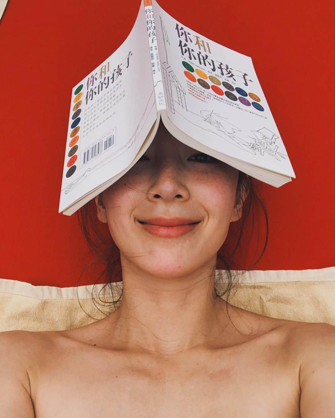 ソニア・スイさんのインスタグラム写真 - (ソニア・スイInstagram)「各種曬☀️☀️☀️☀️☀️☀️☀️ 行李箱裡厚厚一疊書都是為了這裡的太陽準備的。  #Ilovesunshine #mauritius #clubmedalbion #timepassestooquickly」5月7日 13時48分 - suitangtang