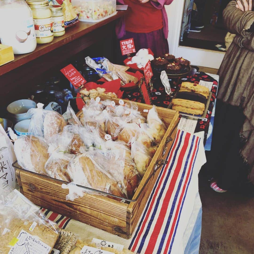 CHIPPRUSONのインスタグラム：「本日は出町柳のフランク菜ッパにてパン販売しております。お天気よいのでお散歩がてらにぜひお越しください🎵＊完売しました。ありがとうございます😊」