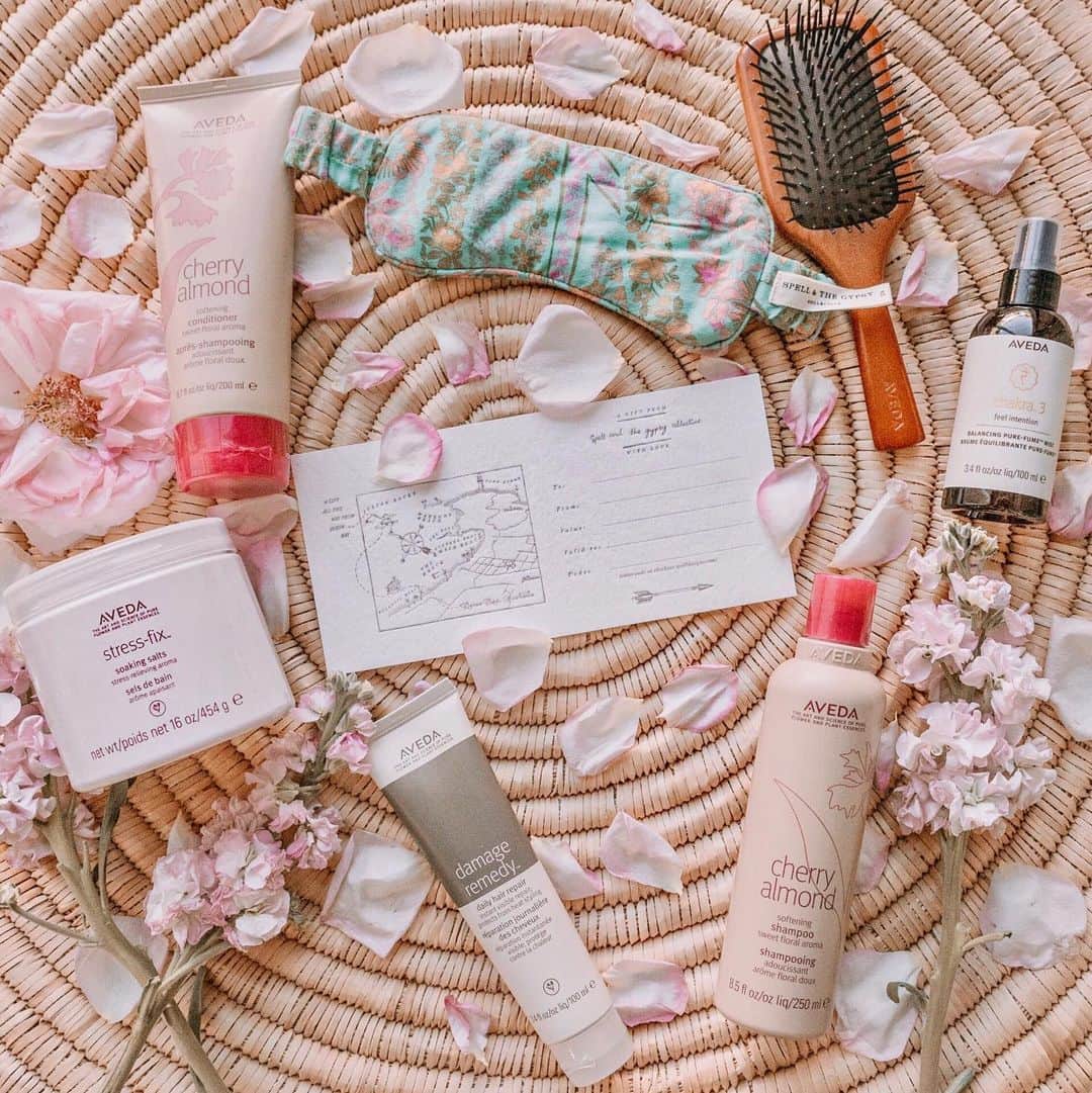 SPELLさんのインスタグラム写真 - (SPELLInstagram)「THE WINNERS ARE: @thisiscarlee_ and @for.the.love.of.them you’ve won the pack for your special ladies in your life!  Giveaway time 🌸💕 in celebration of Mother’s Day we have teamed up with @avedaaustralia to give two lucky winners the chance to win a prize pack worth $250 from Aveda plus a $150 voucher from us!  To enter; simply tag an inspirational woman in your life with an uplifting message! We will announce two winners on this post at 12pm AEST tomorrow! 🌾 PS ~ we’ve got an exciting gift with purchase happening on our site right now... Spell Signature Print Eye Masks!」5月7日 14時16分 - spell