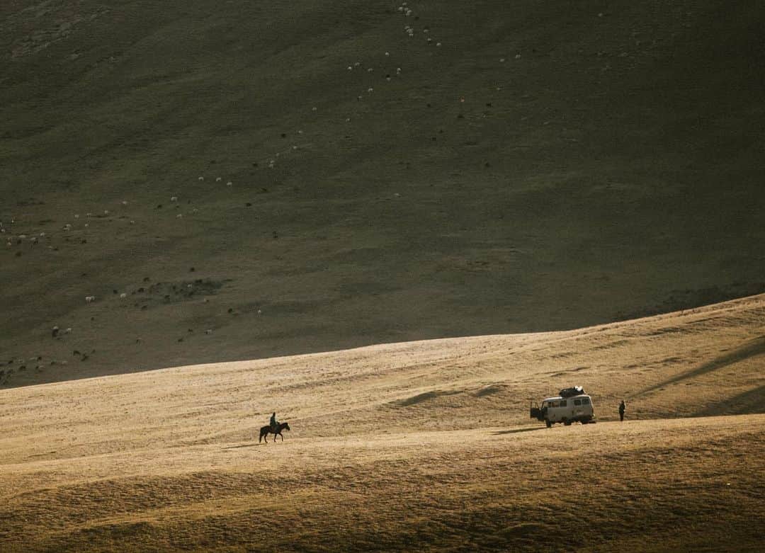 ヘイゼル・フィンドレーさんのインスタグラム写真 - (ヘイゼル・フィンドレーInstagram)「Mongolia: land of horses and light (and some climbing). First 3 photos @alex_c_gorham 📸 👌with @madeleine_cope and @lightshedpictures for @reelrock」5月7日 14時38分 - hazel_findlay
