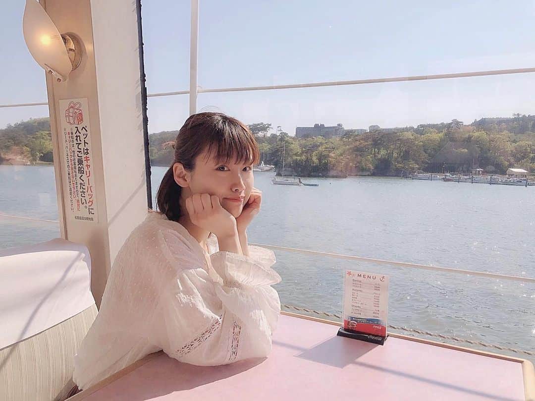 柏山奈々美さんのインスタグラム写真 - (柏山奈々美Instagram)「GW後半は、少し時間が出来たので実家に遊びに行ってきた〜😄 そして久しぶりに松島へ！！ 天気も良かったので遊覧船に乗り、美しい海と島を見てきたよ。楽しかったなぁ。 小学生のころに母とよく遊びに行ってたので懐かしかった。😌✨ #gw #宮城 #松島 #松島海岸 #遊覧船 #海」5月7日 14時38分 - nanamikashiyama