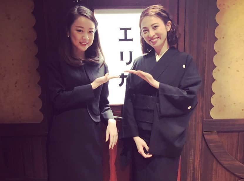 福田ゆみさんのインスタグラム写真 - (福田ゆみInstagram)「改めまして沢山のご来場、本当に本当にありがとうございました。皆様に暖かい拍手を頂き感謝の気持ちでいっぱいです。 あー終わっちゃったかー。寂しい。舞台って儚いよ。でもその儚さが素敵な所でもあるんですけどね。 ５年前初めて東京マハロに出演した「エリカな人々」そこから、共に歩み劇団員となって初めての舞台。「余白を埋める-エリカな人々2019-」 私の中で確かに何かが変わった舞台となりました。 愛が…増しました。半端なく。 大切なものを授かりました。 まだまだこれから先、色んな事が沢山あると思いますが共に乗り越え楽しんでやっていきます！！！ 皆様、これからも東京マハロをどうぞよろしくお願いします。 #東京マハロ  #余白を埋める  #東京芸術劇場シアターイースト  #福田ゆみ」5月7日 14時53分 - yumifukuda0511