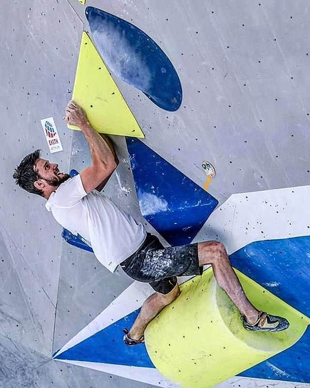 イェルネイ・クルーダーさんのインスタグラム写真 - (イェルネイ・クルーダーInstagram)「Sweaty Chinese semifinals 💦 No results to share 🙃 📸: @catchments · @scarpaspa @sloveniaclimbing」5月7日 15時30分 - kruderjernej