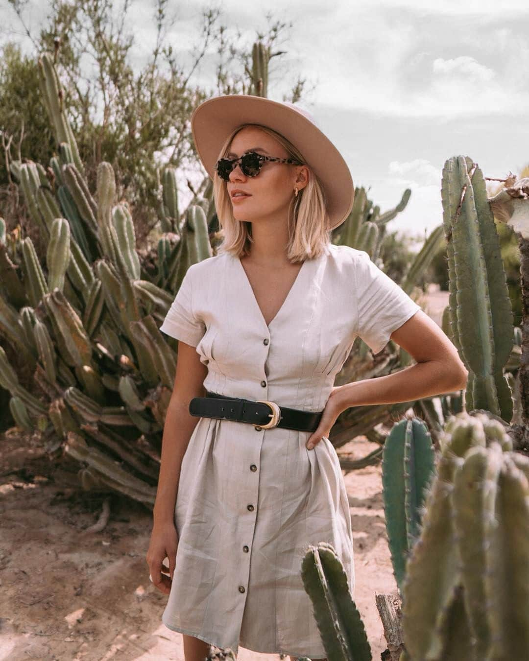 Kapten & Sonさんのインスタグラム写真 - (Kapten & SonInstagram)「'Great memories happen when you don't know where you're going.' 🌵 What is your next adventure? @joliejanine wears our Tokyo Mineral Tortoise Brown! #bekapten #kaptenandson⁣ .⁣ .⁣ .⁣ #memories #goodvibes #travelling #traveltheworld #travelgoals #travelgram #adventure #takemethere #ootd #ootdfash #fashion」5月7日 15時25分 - kaptenandson