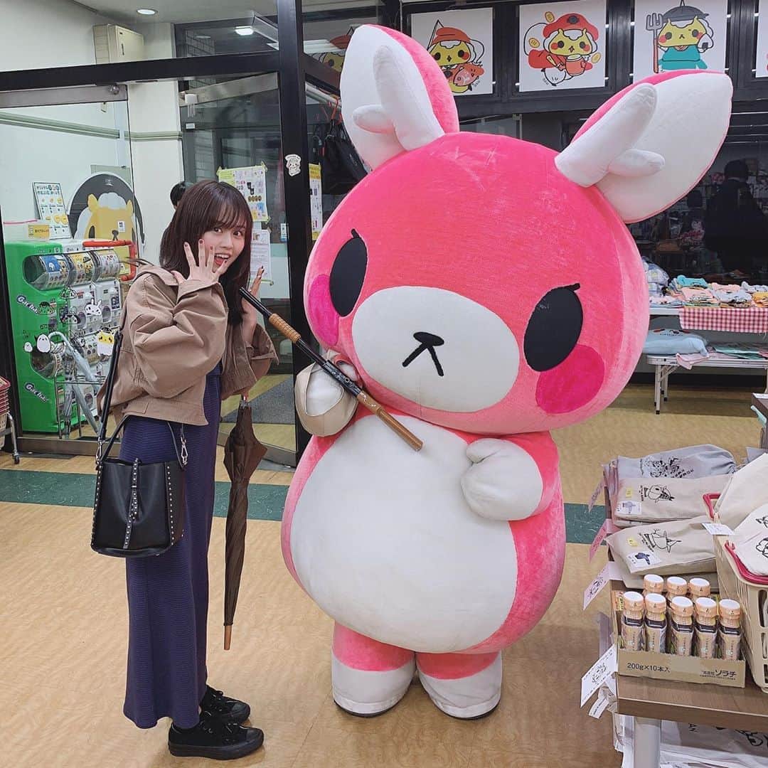 日岡なつみのインスタグラム：「またぎのもみじちゃん！ 写真一緒に撮ってくれたんだよ〜〜可愛かった。。。💘 #ジンギスカンのジンくん」