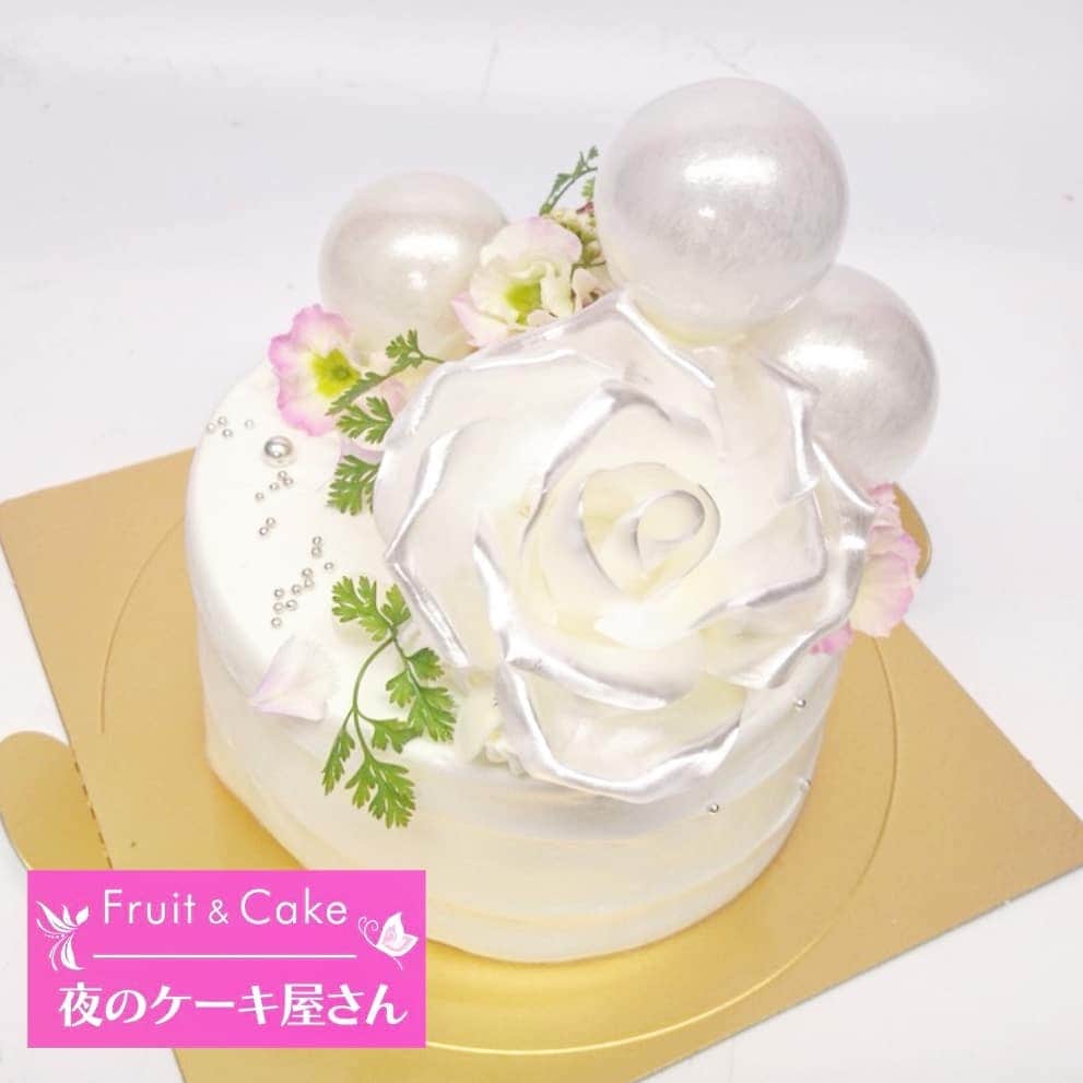 夜のケーキ屋さん♥Juli　(エディブルフラワー協会) のグルメインスタ