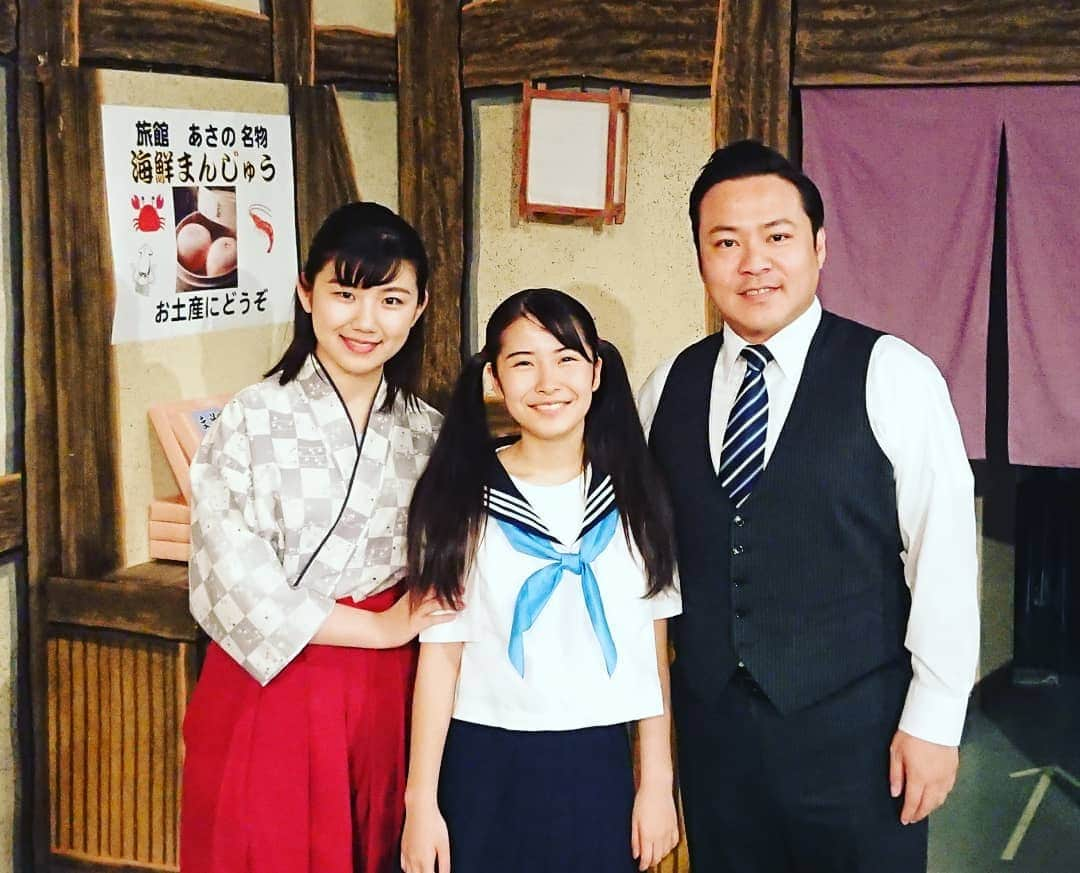 高井俊彦さんのインスタグラム写真 - (高井俊彦Instagram)「【無事終焉✋】 ４／２３～５／６の祇園花月夜特別公演『茂造の覚悟』無事おわりましま😃✌️ なんと入場者数が７０００人‼️‼️ たくさんのお客さんの前で出来て本当に幸せでした✨  全体写真と家族写真をパシャリ📷  皆さんに大大大感謝⤴️⤴️⤴️ ありがとうございました🙇  感想などまたコメント下さい😊」5月7日 16時06分 - takai_toshihiko