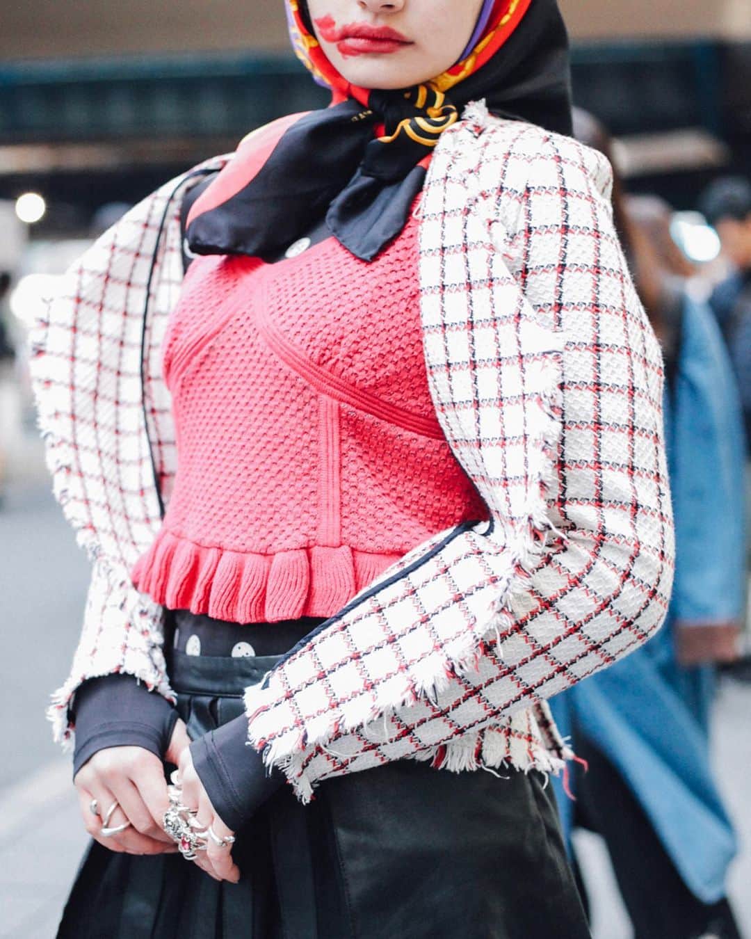 Fashionsnap.comさんのインスタグラム写真 - (Fashionsnap.comInstagram)「【#スナップ_fs】 Name アリス  Jacket #ZARA Pants #ZOZOSUIT Scarf #CELINE  #fashionsnap #fashionsnap_women」5月7日 16時02分 - fashionsnapcom