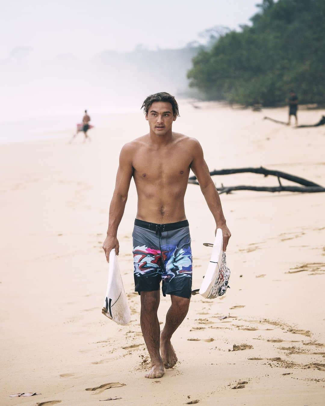 hurleyさんのインスタグラム写真 - (hurleyInstagram)「Not the first board broken this day. Not the last, either. ⠀⠀⠀ Tomorrow, watch @barronmamiya, @filipetoledo, and @yadin_nicol enjoy Central America to the fullest. ⠀⠀⠀ 5.8.19. 9AM PST. 📽⚡️🌊」5月8日 3時31分 - hurley