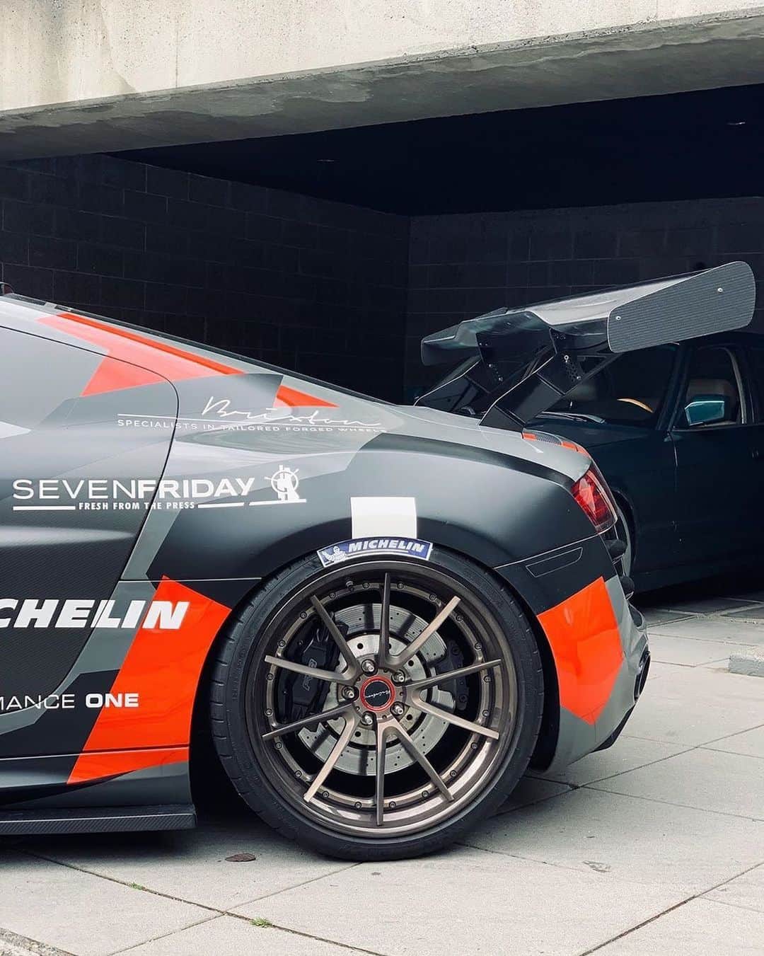 CARLiFESTYLEさんのインスタグラム写真 - (CARLiFESTYLEInstagram)「Who’s a fan of big wings? Audi R8 on @brixtonforged wheels! @michelinusa #carlifestyle」5月8日 3時34分 - carlifestyle