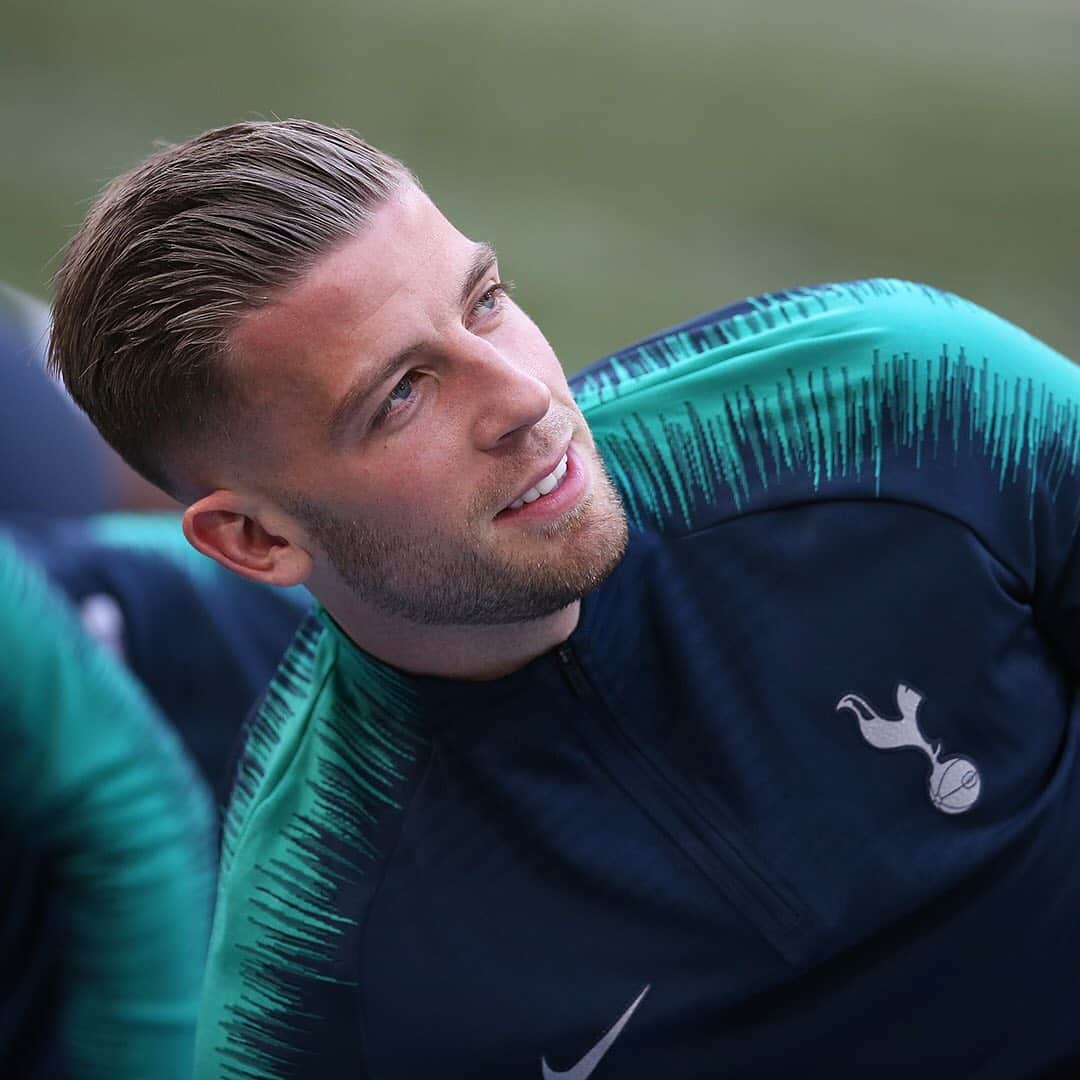 トッテナム・ホットスパーFCさんのインスタグラム写真 - (トッテナム・ホットスパーFCInstagram)「Happy faces and positive preparations! 😁 #UCL #COYS」5月8日 3時35分 - spursofficial