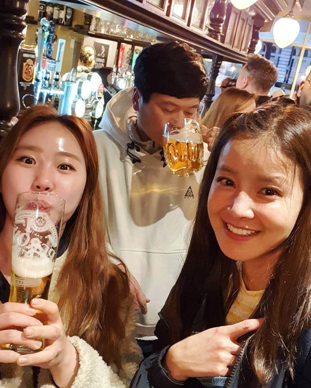 イ・シヨンさんのインスタグラム写真 - (イ・シヨンInstagram)「소정아❣ 언니랑 함께 영국와줘서 고마워?! 덕분에 영어무식자언니 너무든든했구😅😅😅 메이크업1도못하는언니 너무고마왔구😅😅😅 소정이때문에 런던이 그냥 너무 행복했어😍😍😍 #사랑해요😊」5月8日 2時08分 - leesiyoung38