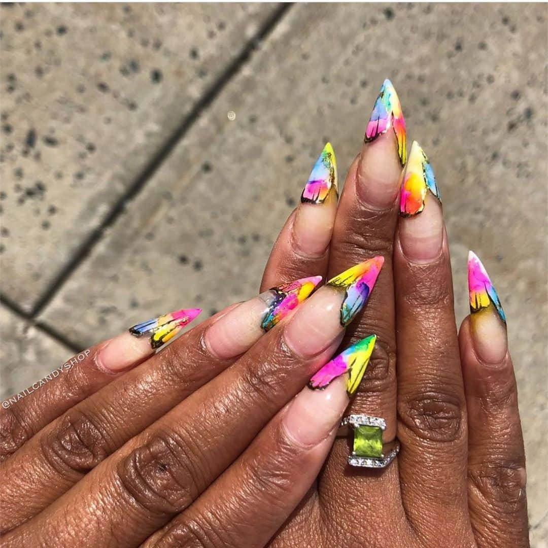 nails2inspireのインスタグラム：「Nails by @nailcandyshop  #nails2inspire #nailartist #gelnails #nailsofinstagram #nailsdid #nails #nailart」