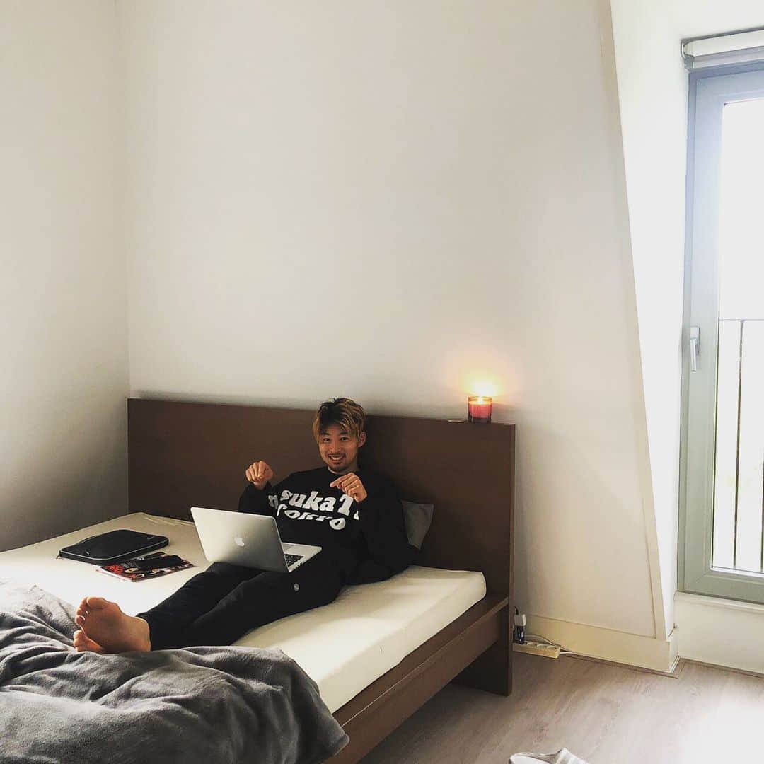 中山雄太さんのインスタグラム写真 - (中山雄太Instagram)「How to spend day off  I often spend on my bed and watch some movies. I'm hooked in aroma candle Recently. What is everyone's favorite it? If you have it, I want you to recommend me it.  #asics #Onitsukatiger #西川AirMattress」5月8日 3時18分 - y_5_nakayama