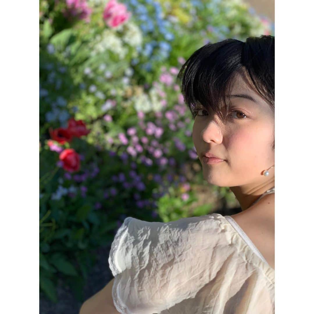 森田涼花さんのインスタグラム写真 - (森田涼花Instagram)「🌷 花のある生活は優しい気持ちにさせてくれる …  気がする♪」5月7日 18時51分 - moritasuzuka16