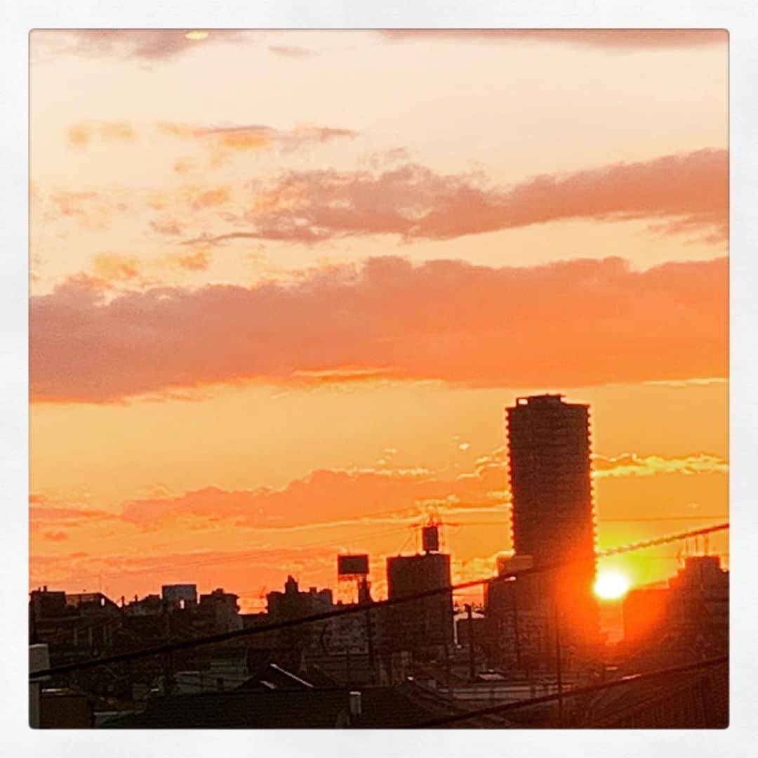 渡邊由貴さんのインスタグラム写真 - (渡邊由貴Instagram)「美しい瞬間は一瞬にすぎない‼️ #sunset #beautifulworld」5月7日 18時52分 - yukiwatanabe788
