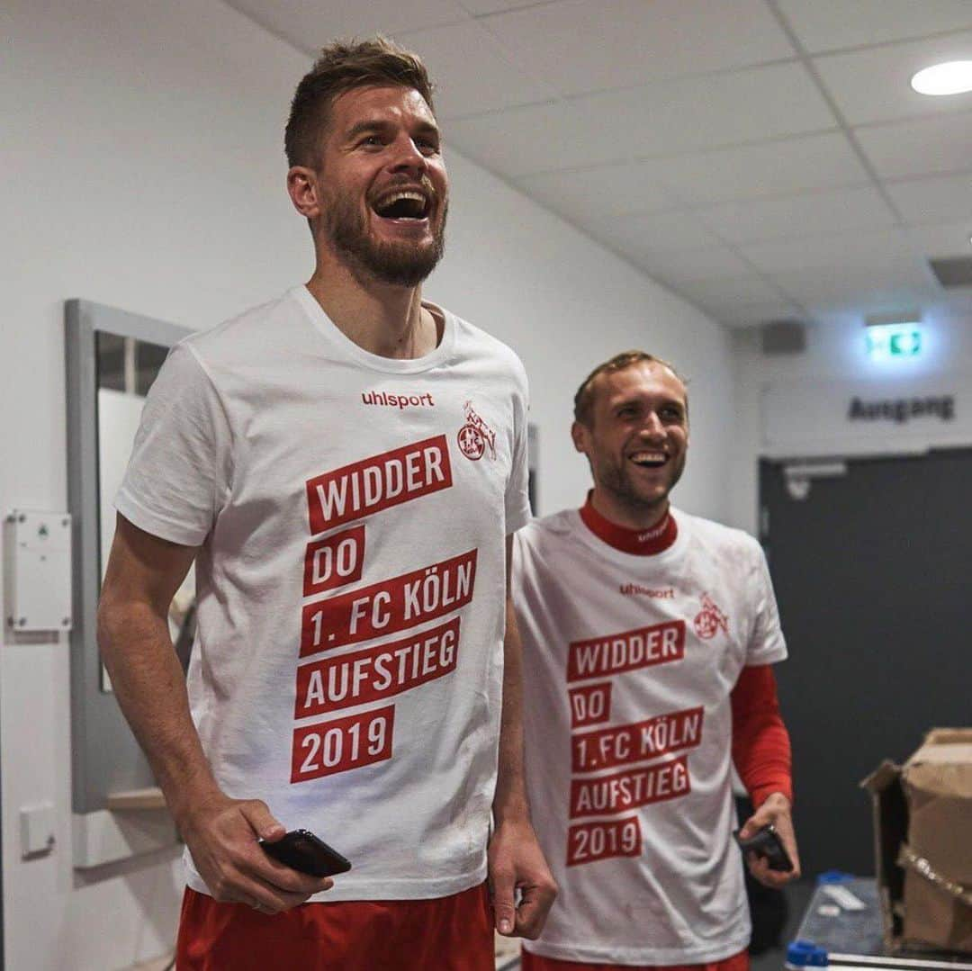 シモン・テローデのインスタグラム：「Widder do! #effzeh」