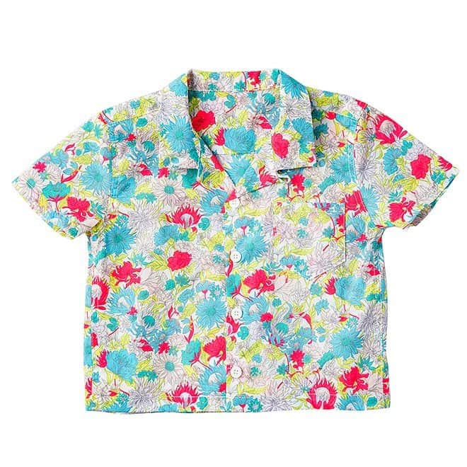 MARLMARL（マールマール）さんのインスタグラム写真 - (MARLMARL（マールマール）Instagram)「【doudou shirts dahlia】  男女を問わずキュートに着こなしていただける、フラワーモチーフのオープンカラーシャツ。 太陽の光を浴びて育つ、ダリアの花のように色合いの華やかなネオンカラーが子どもの表情を明るくハッピーに彩ります。  成長してサイズ感がタイトになっても、フロントオープンで長く着られるアイテムです。  #marlmarl #doudou #doudoushirts  #dahlia  #マールマール #babyfashion  #kidsfashion  #babyshirts」5月7日 19時30分 - marlmarl_tokyo