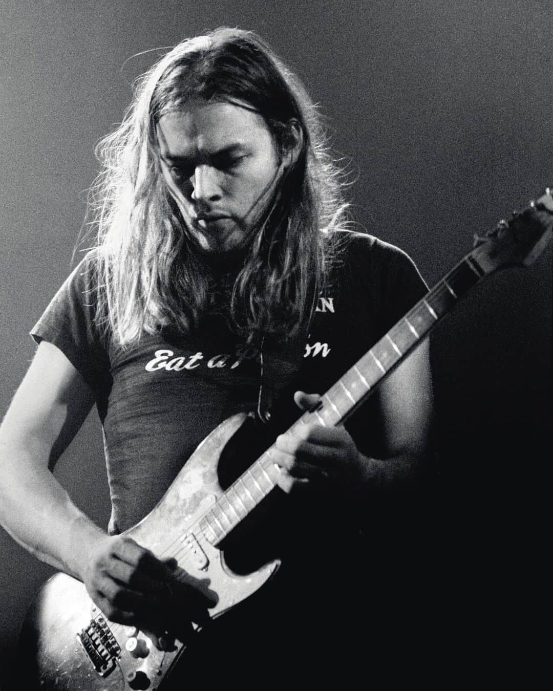 クリスティーズさんのインスタグラム写真 - (クリスティーズInstagram)「Now open: Select guitars from The David Gilmour Guitar Collection are on view in Los Angeles until 11 May. #GilmourGuitars .⠀ Entry is free and there’s no need to book.⠀ .⠀ 📷 Courtesy of Jill Furmanovsky Archive.⠀ .⠀ The David Gilmour Guitar Collection – 20 June at Christie's New York.⠀ .⠀ @davidgilmour #davidgilmour #pinkfloyd #guitar #guitars #guitarcollection #music #musician #rockandroll #losangeles」5月7日 19時41分 - christiesinc