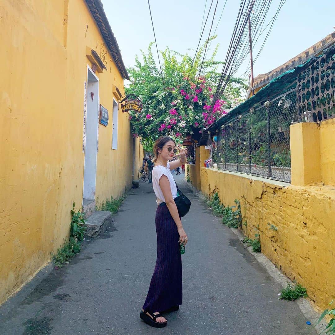 KARENさんのインスタグラム写真 - (KARENInstagram)「. 秘境感満載のフーコック島からダナン移動してきてちょっと都会に✌︎ホイアンの街並みとっても好きだなぁ🕌大好きな7UPがどこでもあって嬉しい🥤🥺 #vietnam#hoian#ベトナム旅行#gw」5月7日 20時02分 - karen_nrsm