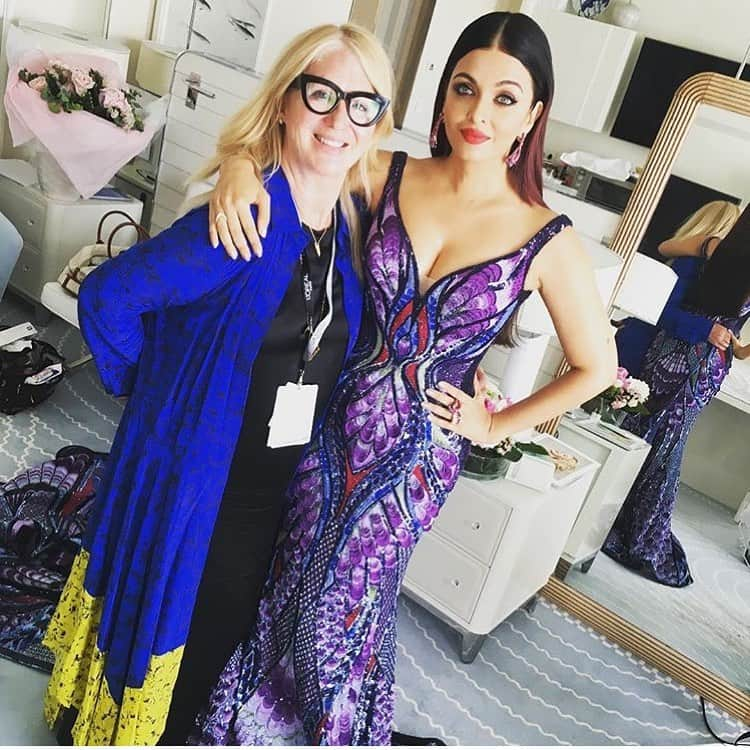 ValGarlandさんのインスタグラム写真 - (ValGarlandInstagram)「💥💥💥 EXCITED to be back at the #CannesFilmFestival 🎬 Can’t wait to see all the incredible muses of #lorealparis, team L’Oréal Paris✨ and my #teamVALidated! Here with the gorgeous @aishwaryaraibachchan_arb last year in Cannes ❤️ #loreal #weareallworthit #makeup  #actress #celebrity #moviestars #movie #festivaldecannes2019  #lorealcannes #cannes2019  #lorealparis ⚡️⚡️@cannes_filmfestival  #hotelmartinez  @martinezhotel⚡️⚡️⚡️@festivaldecannes @lorealhair @lorealmakeup @lorealskin @lorealmen  @stephanelancien  @preenbythorntonbregazzi 💥」5月7日 19時58分 - thevalgarland