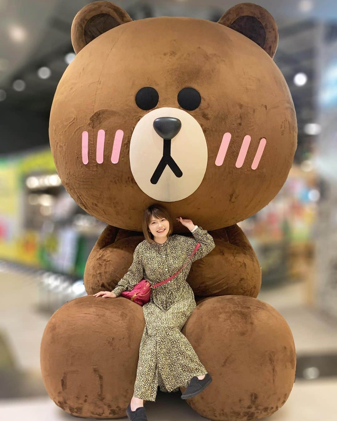 秋丸美帆さんのインスタグラム写真 - (秋丸美帆Instagram)「おっきなブラウン❤️❤️❤️ . #korea #busan #GW #asia #travel #trip #line #linefriends #linefriendsstore #nampodong #南浦洞 #釜山 #韓国 #旅行 #旅 #海外旅行 #海外 #ブラウン #ライン #ナンポドン #ナムポドン」5月7日 20時05分 - mippy34