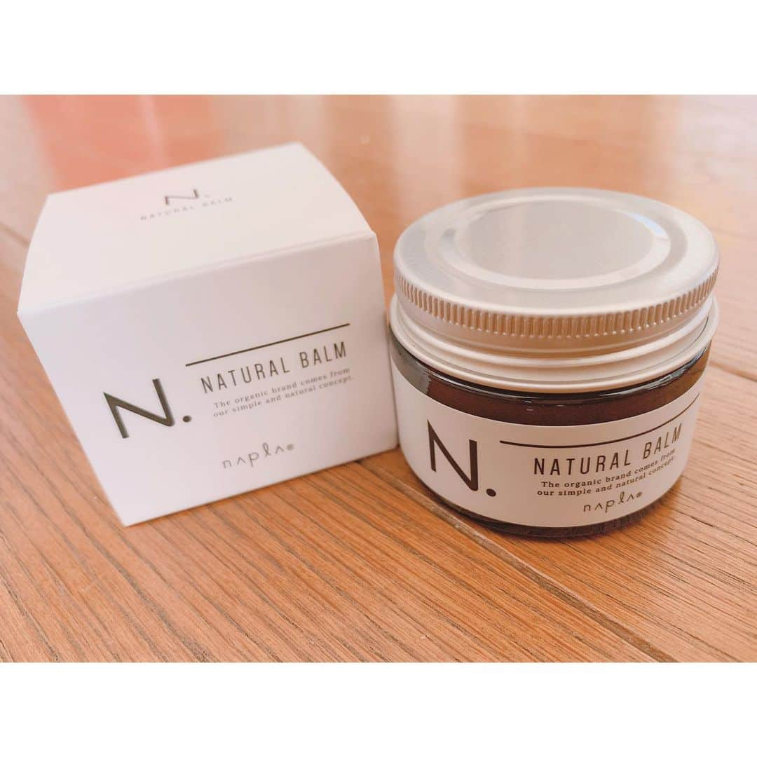 都築里佳のインスタグラム：「#napla(@napla_official )のナチュラルバームを遂にゲット〜✨✨ . . 今まで別のオーガニック系のワックスを使ってたけど、ずっと気になってたから買ってみた！ . 使うのが楽しみ〜☺️💕 . . #エヌドット #エヌドットバーム  #ぴよこすめ #cosmetics #hair  #SKE48 #idol #アイドル #instagood」