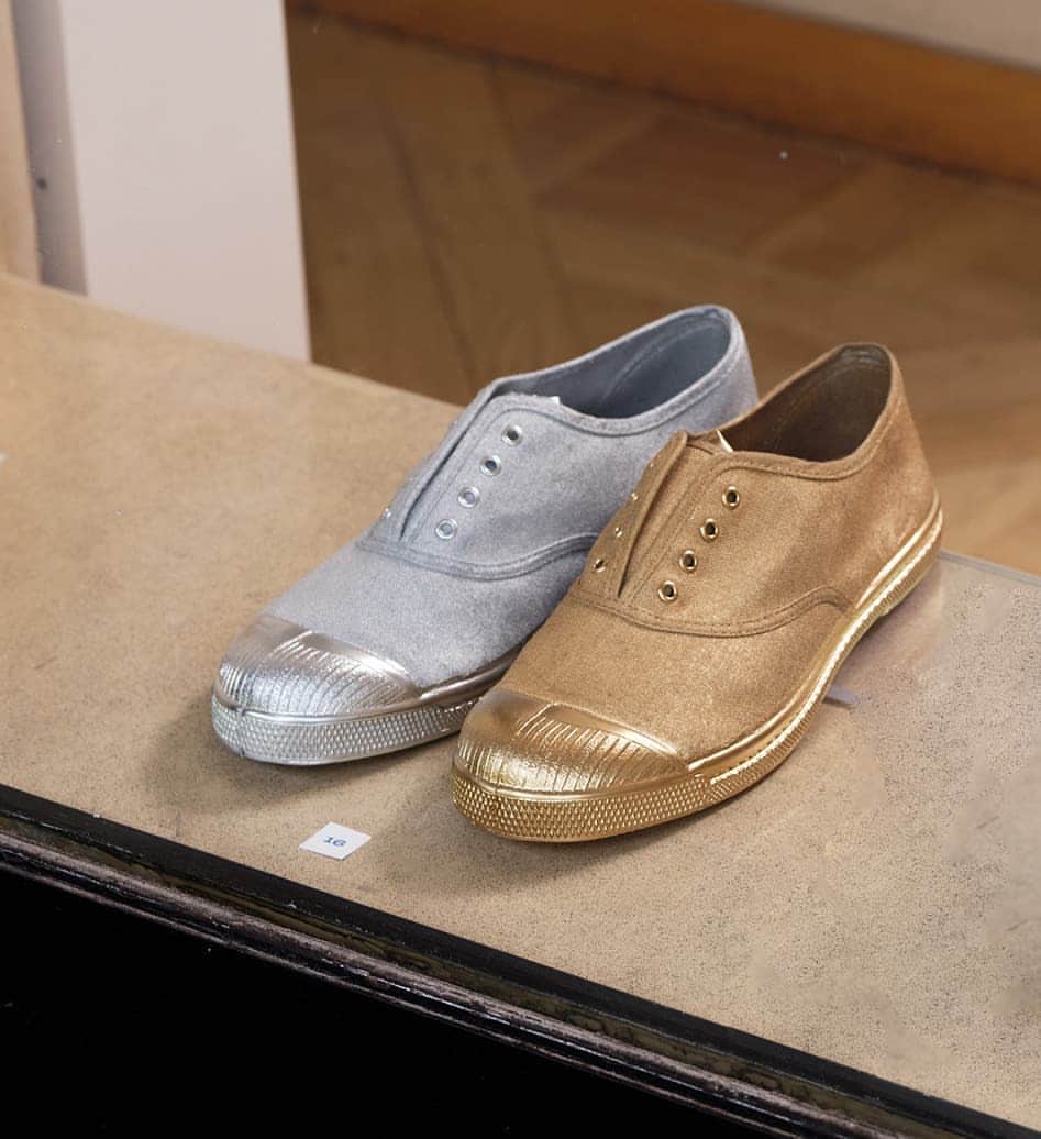 ベンシモンのインスタグラム：「- Monsieur et Madame Bling Bling - Bensimon by Charlotte Bensimon "Je me souviens... je quittais mon pays natal, la Suède pour Paris et Bensimon est arrivé dans ma vie." 🇬🇧 "I remember... I was leaving my native country, Sweden for Paris and Bensimon came into my life." #bensimon40 #bensimonanniversary」