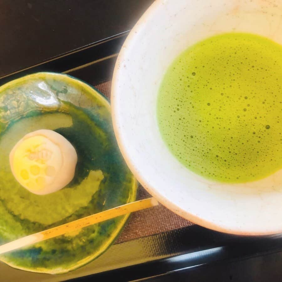 aya onoさんのインスタグラム写真 - (aya onoInstagram)「花フェスタ記念公園 にある 茶室『織部庵』 おいしいお茶🍵と和菓子が食べられます💓 . 茶室はとっても落ち着きますし、お庭も風情があってインスタ映え間違いなし！！ . 春のバラ祭り🌹は5/11〜6/16まで開催しております！！ . @nagoya_dot  @kani_city.kouhou . . . #可児市 #可児 #かにスタ #岐阜 #岐阜観光 #岐阜おすすめスポット #花フェスタ #花フェスタ記念公園 #春のバラ祭り #バラ祭り #月刊cheek #cheek #cheekplus #model #名古屋モデル #大野彩」5月7日 20時22分 - onoaya_official