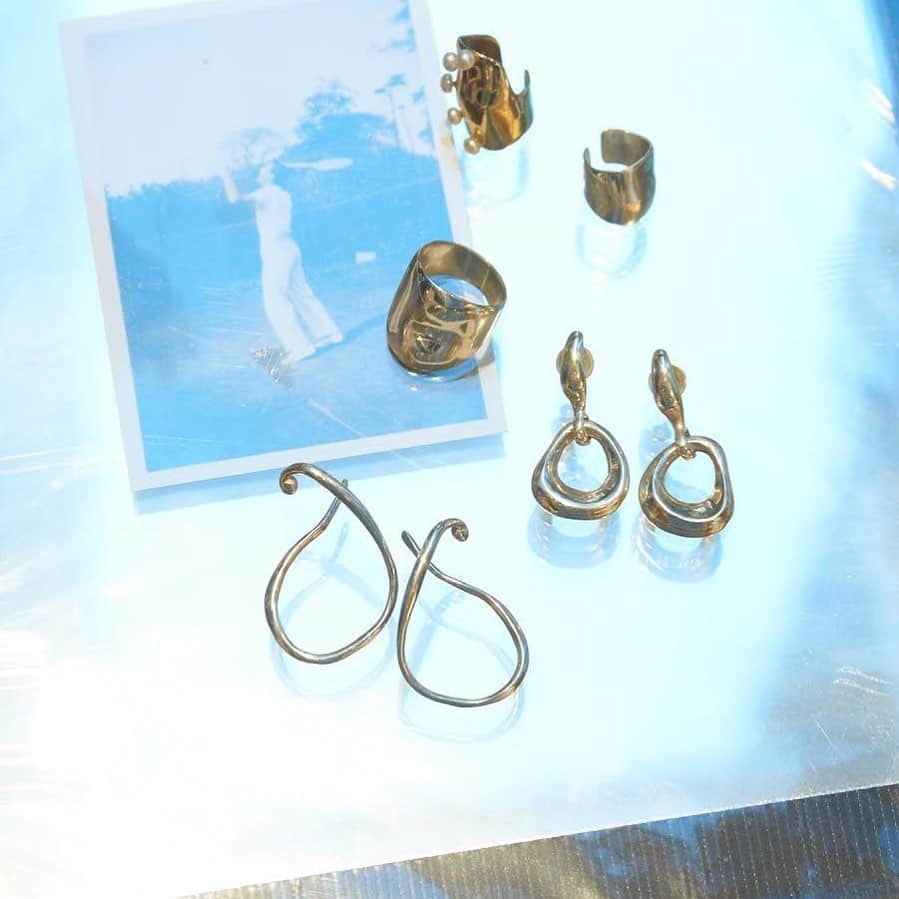 CITYSHOPさんのインスタグラム写真 - (CITYSHOPInstagram)「. Our favorite 💿💿💿 #faris  Clockwise: BUBBLE PERLA Ear Cuff BUBBLE Ear Cuff -Small NINA Earrings VINEA HANG(Earrings) PINKY DIP Ring  __________________________ #CITYSHOP  #Shibuya #Shinjuku #TOKYO  #FASHION #FOOD #CULTURE」5月7日 20時34分 - cityshop.tokyo