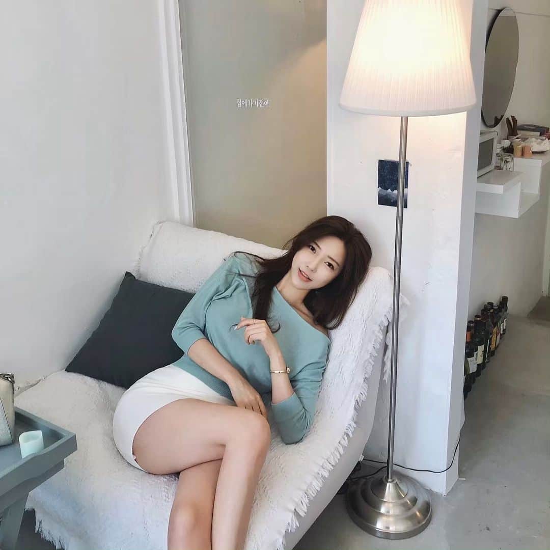 Choi Somiさんのインスタグラム写真 - (Choi SomiInstagram)「⠀⠀⠀⠀⠀ #글랜더 #glander  mint color JOAH 🗽🖤」5月7日 20時39分 - cxxsomi