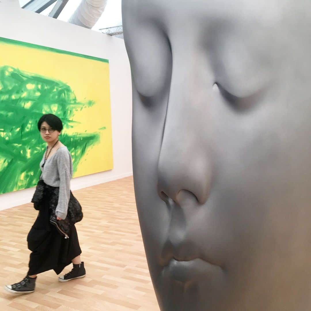 岡田育さんのインスタグラム写真 - (岡田育Instagram)「#jaumeplensa #carlota at @friezeartfair #friezeartfair #friezenewyork #artfair . . 大型連休あまり関係ないのだが、フリーズアートフェア回ってきました。貴重な他撮りです。 📷 @gionstudio」5月7日 20時41分 - okadaic