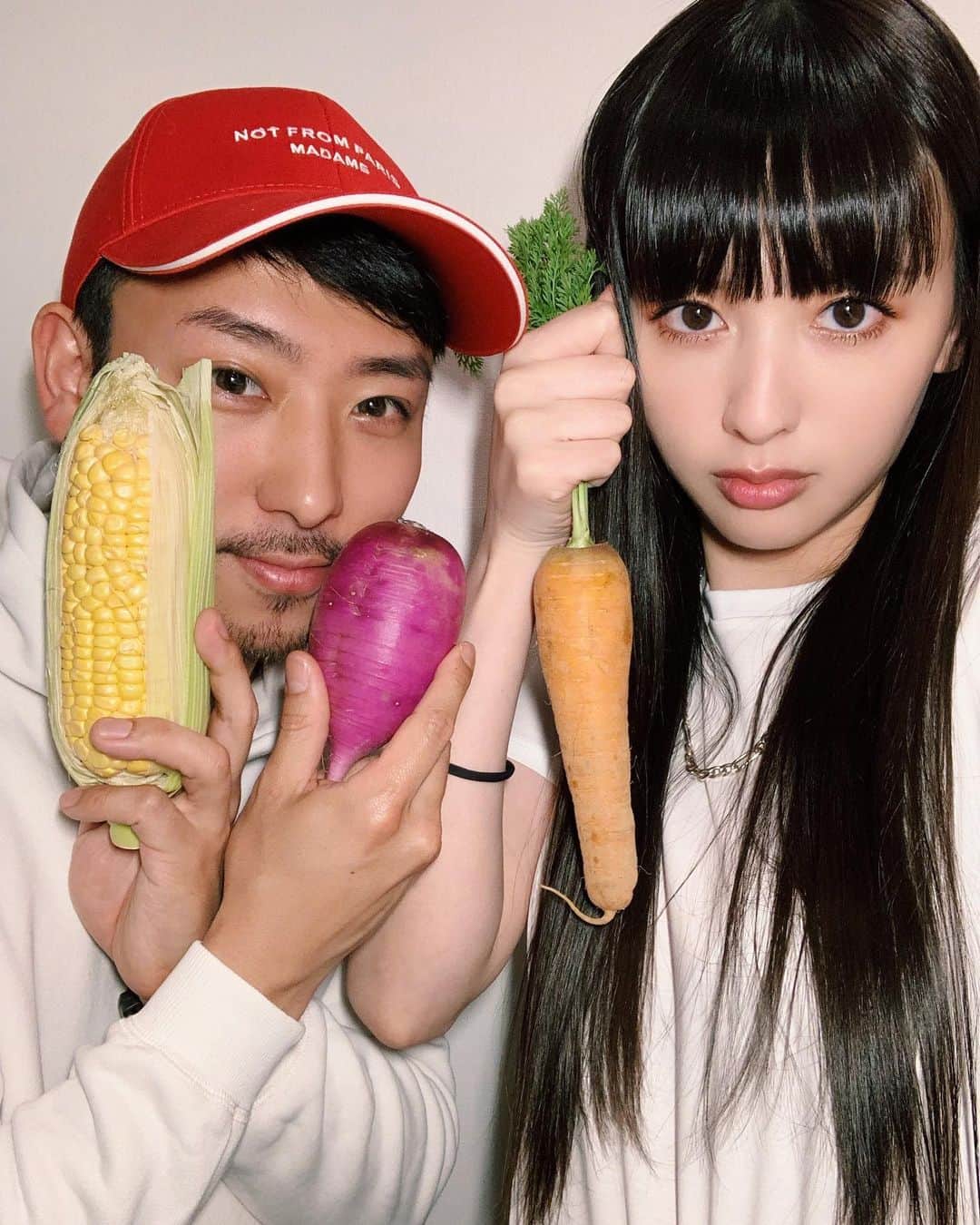 鈴木えみさんのインスタグラム写真 - (鈴木えみInstagram)「幸也が野菜の定期便宅配サービス @yukiyasai5 を、6月からスタートさせるよ🌽 幸也本人が直接足を運んで厳選した、安全で栄養価が高く、力強い九州のオーガニック野菜🥬🥕家族にはずっと健康でいてほしいから、我が家ももちろんお願いするよ🥰 詳しくは @yukiyasai5 をチェック❣️」5月7日 21時03分 - emisuzuki_official