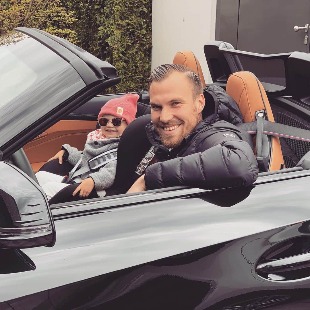 ケヴィン・グロスクロイツのインスタグラム：「❤️💪🏻👊🏻💯 #diebeste」