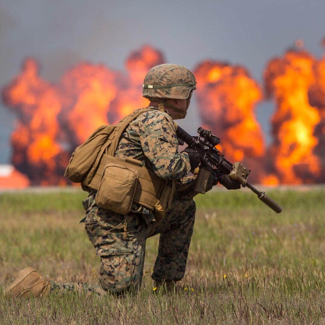 アメリカ海兵隊さんのインスタグラム写真 - (アメリカ海兵隊Instagram)「Unleash the Fury  Marines with @2dmardiv conduct a Marine Air-Ground Task Force demonstration during the 43rd Japan Maritime Self-Defense Force – Marine Corps Air Station Iwakuni Friendship Day at MCAS Iwakuni, Japan, May 5, 2019. (U.S. Marine Corps photo by Lance Cpl. Harrison Rakhshani)  #Marines #Military #Marine #Corps #USMC #Yut #MAGTF #MCAS #Iwakuni #Japan #FriendshipDay #2ndMarDiv」5月7日 21時00分 - marines