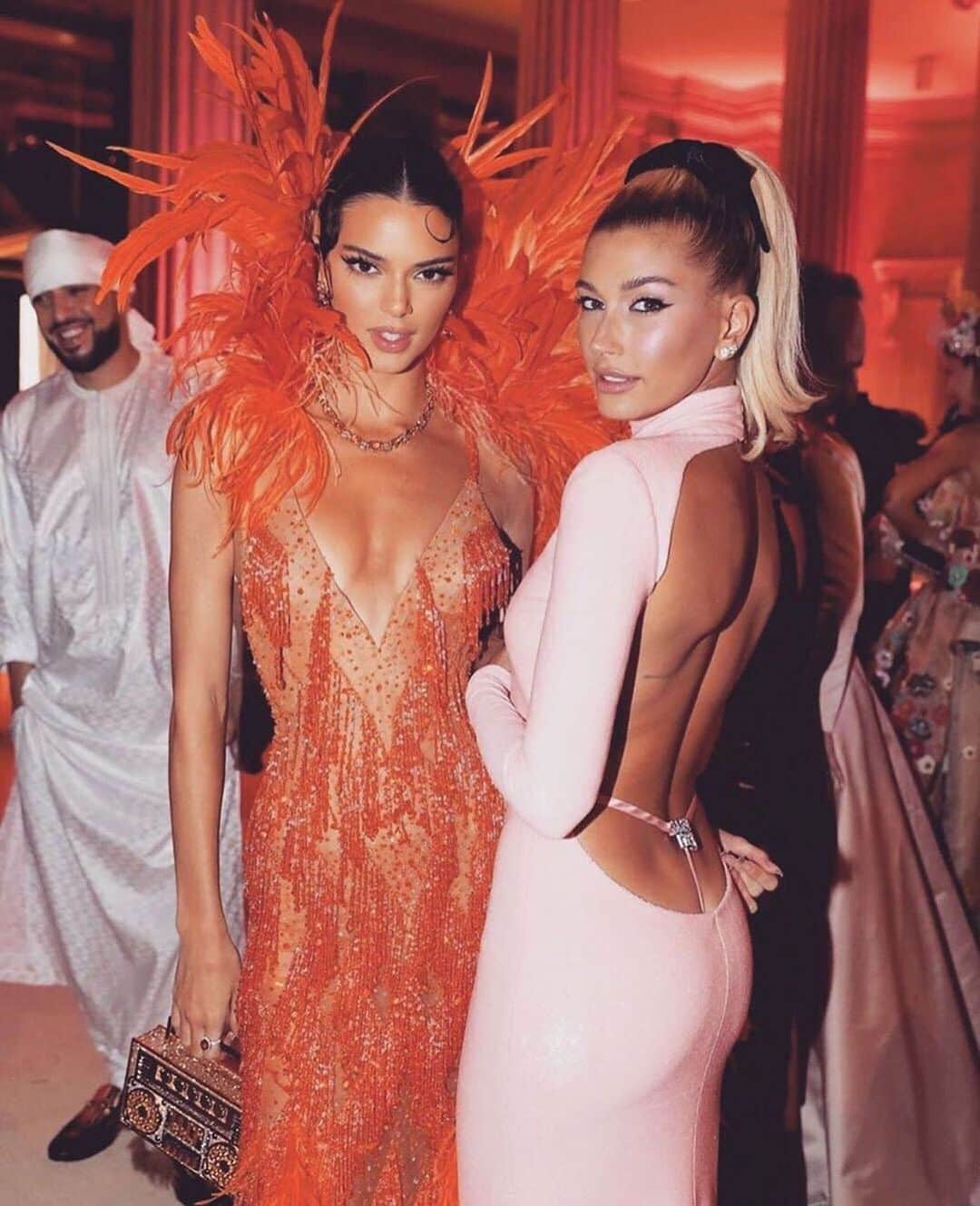 Beginning Boutiqueさんのインスタグラム写真 - (Beginning BoutiqueInstagram)「Obsessed! ✨ Who's look was your fave from the #metgala2019? @kendalljenner @haileybieber」5月7日 21時00分 - beginningboutique
