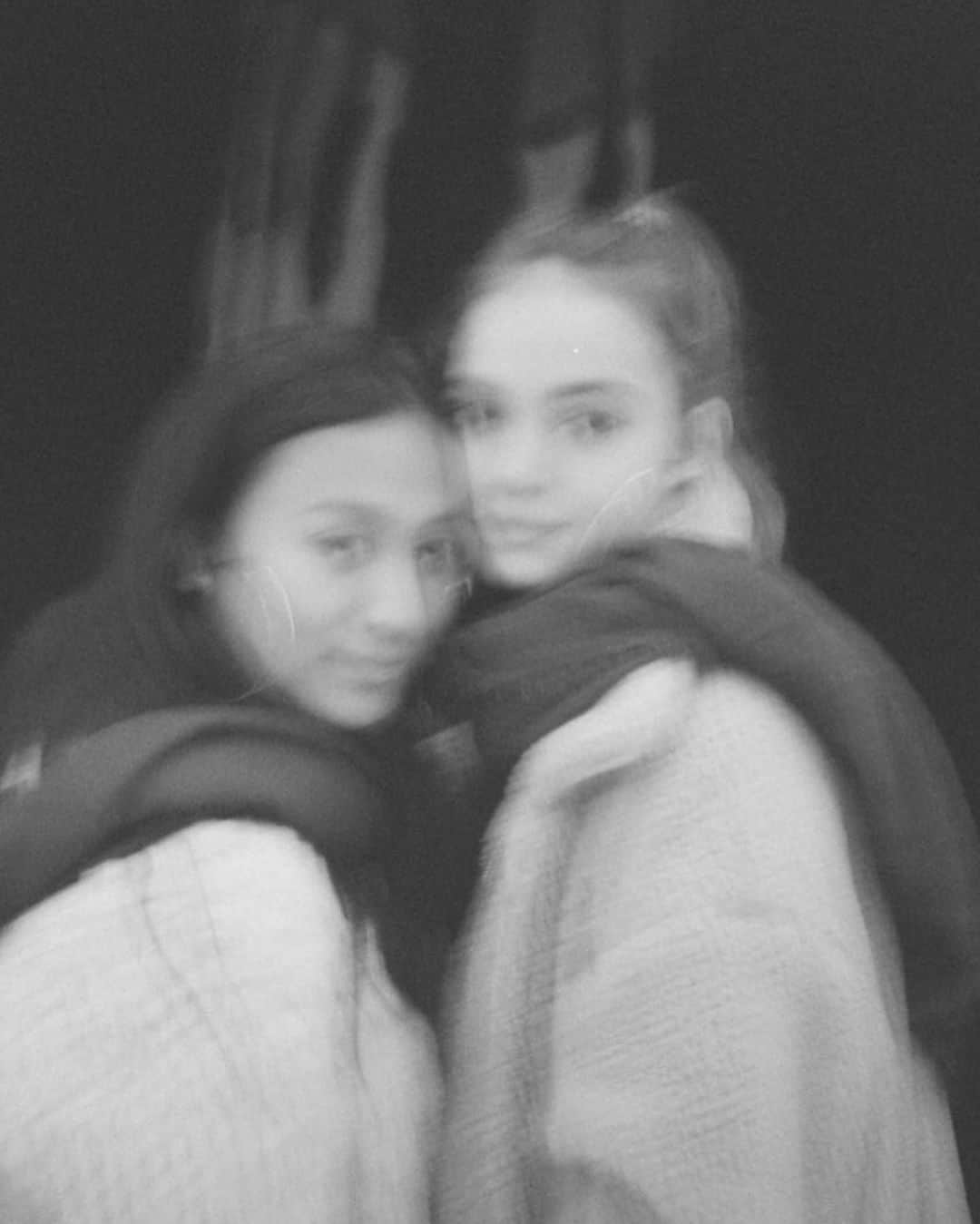 Inka Williamsさんのインスタグラム写真 - (Inka WilliamsInstagram)「Happy 21st best friend. Bali babies for life 💛🌸 i love you pls come back to me @nadialeonard」5月7日 21時15分 - inkawilliams