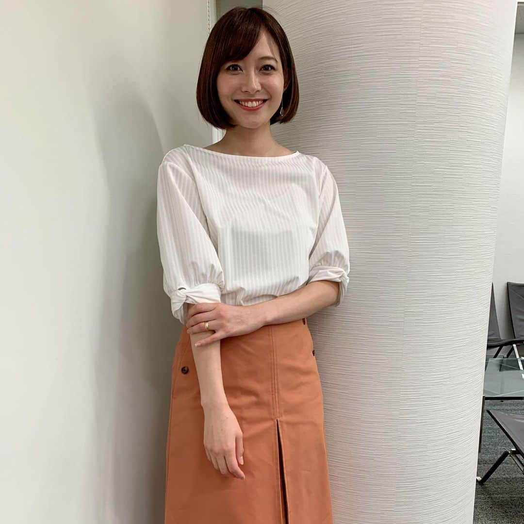 久冨慶子さんのインスタグラム写真 - (久冨慶子Instagram)「今日の衣装は @plst_official  でした😊 シンプルだけど 袖にポイントがあったり スカートもボタンが可愛かったり 素敵でした🍀 ＊ ＊ #テレビ朝日 #スーパーjチャンネル  #久冨慶子 #アナウンサー #衣装」5月7日 21時38分 - keiko0hisatomi