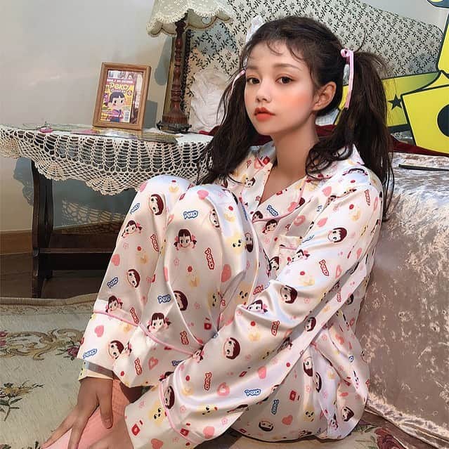 Chuuのインスタグラム：「잘때도 페코와 함께해야져!💖 peko x chuu ⓒ2019 FUJIYA 💖」