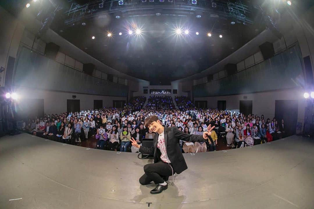 チョウミさんのインスタグラム写真 - (チョウミInstagram)「これは私たちの写真です🤳^^ 皆さん愛しています#みみのび太 #TOKYO #zhoumi」5月7日 21時45分 - zhouzhoumi419
