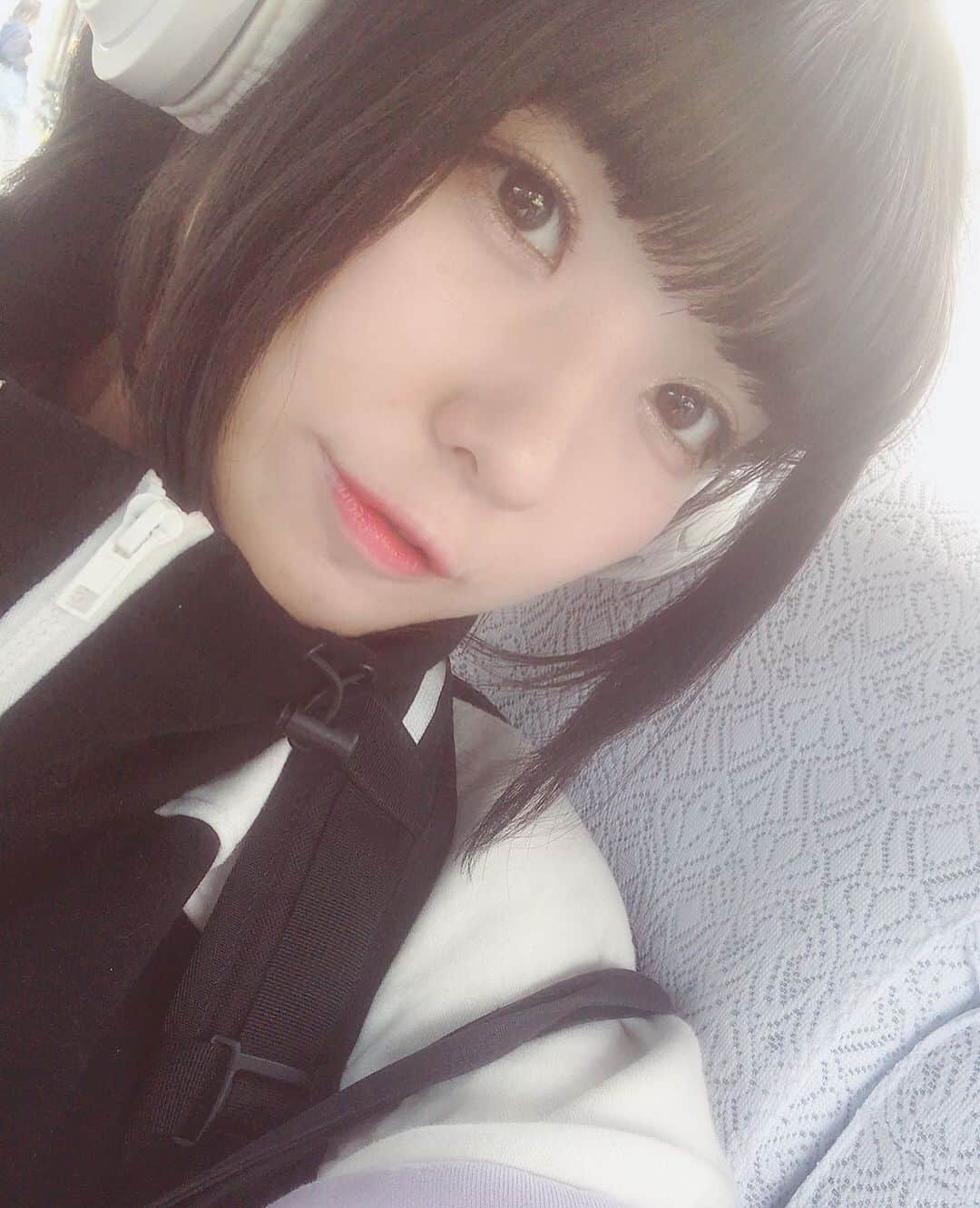 東雲れいかのインスタグラム：「カラコンよく聞かれるのですが、最近はカラコンやめて、裸眼です^ - ^  視力もよくなった気がします^ - ^ （もともと2.0） . . . . . . #japanese #FLOWLIGHT #OrderDoll #japanesegirl #ボブ  #東京 #東京カメラ部 #tokyo_portrait #sunset #autumn #japan #instagood #photography #photo #instagood #love_bestjapan #nipponpic #nippon_lovers #photo_shorttrip #photo_life_best #olympus #nocton #pt_life_ #good_portraits_world #東京センチメンタル」