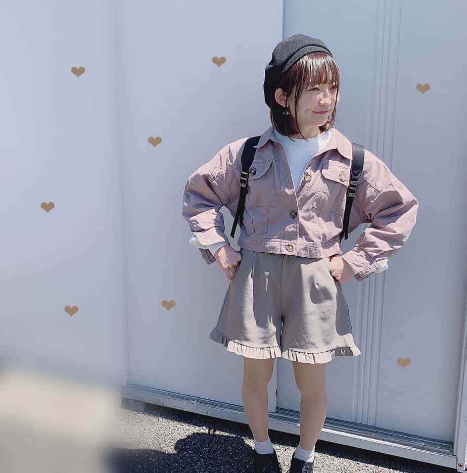 夏川愛実のインスタグラム：「ㅤㅤㅤㅤㅤㅤㅤㅤㅤㅤㅤㅤㅤ ㅤㅤㅤㅤㅤㅤㅤㅤㅤㅤㅤㅤㅤ  今日の #私服 ㅤㅤㅤㅤㅤㅤㅤㅤㅤㅤㅤㅤㅤㅤㅤㅤㅤㅤㅤㅤㅤㅤㅤㅤㅤㅤㅤㅤㅤㅤ 風強くて 案外寒くてびっくりした〜🥺🥺 ㅤㅤㅤㅤㅤㅤㅤㅤㅤㅤㅤㅤㅤㅤㅤㅤㅤㅤㅤㅤ ジャケット @naturalcouture_official  ショーパン ベレー @niceclaup_official_ ローファー @grl_official  リュック @porter_flagship_store  ㅤㅤㅤㅤㅤㅤㅤㅤㅤㅤㅤㅤㅤㅤㅤㅤㅤㅤㅤㅤ  ㅤㅤㅤㅤㅤㅤㅤㅤㅤㅤㅤㅤㅤㅤㅤㅤㅤㅤㅤㅤ ショートボブにベレー帽ってよくない？？？？❤︎ ㅤㅤㅤㅤㅤㅤㅤㅤㅤㅤㅤㅤㅤㅤㅤㅤㅤㅤㅤㅤㅤㅤ ㅤㅤㅤㅤㅤㅤㅤㅤㅤㅤㅤㅤㅤㅤㅤㅤㅤㅤㅤㅤㅤㅤ #私服コーデ#春コーデ#コーデ#春服#ジャケットコーデ #niceclaup#naturalcouture#ショーパン#ショーパンコーデ #低身長コーデ#148cmコーデ #ベレー帽#ショートボブ#ボブヘアー  ㅤㅤㅤㅤㅤㅤㅤㅤㅤㅤㅤㅤㅤㅤㅤㅤㅤㅤㅤㅤㅤㅤㅤㅤ」